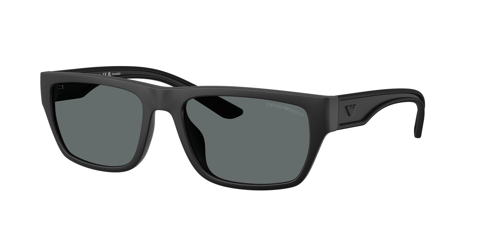 Das Bild zeigt die Emporio Armani Sonnenbrille EA4267U in mattschwarz gummiert und polarisiert leicht seitlich.